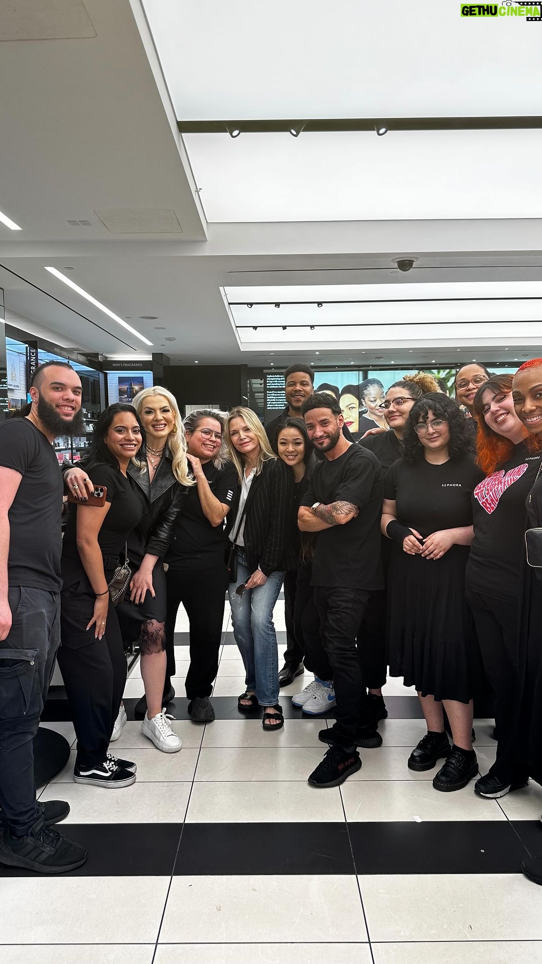 Michelle Pfeiffer Instagram - @henryrose launched at @sephora this week! So I’m in New York and popped into a few stores to check it out. I had the pleasure of speaking with some the amazing store teams and fans of the brand! This is beyond exciting for me. I have shopped at Sephora for many years and I’m thrilled there are more opportunities for you all to check out the line at a store nearby! @henryrose available now at @sephora x Soho, NYC