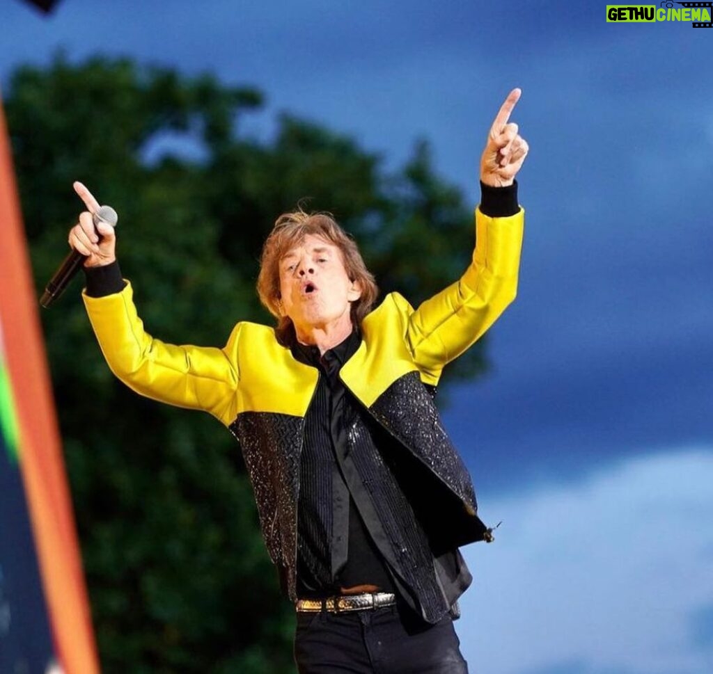 Mick Jagger Instagram - Another amazing night at Hyde Park we hope you enjoyed it as much as us! Photo 1: Mark Allan Photo 2 & 3: Raph Pour-Hashemi