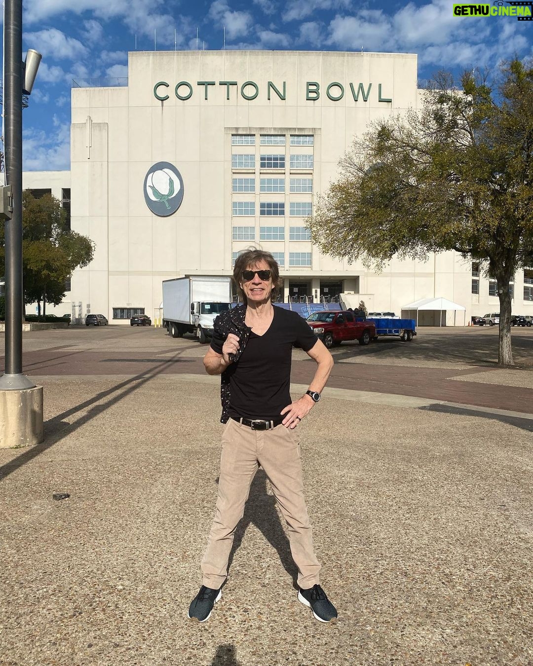 Mick Jagger Instagram - Out and about in Dallas today, looking forward to seeing you all @cottonbowlstadium tomorrow night! Dallas, Texas