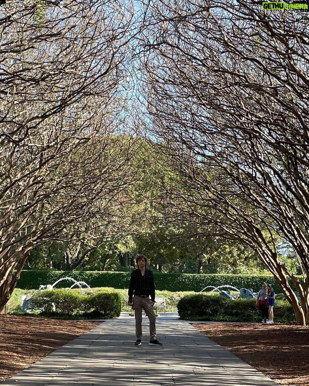 Mick Jagger Instagram - Out and about in Dallas today, looking forward to seeing you all @cottonbowlstadium tomorrow night! Dallas, Texas