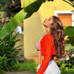 Miesha Saakshi Iyer Instagram - Tropic like it’s hot ☀️ 🏝️