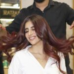 Miesha Saakshi Iyer Instagram – Bringing in Women’s Day by embracing my fiery personality and flaunting my favourite shade of red inspired by @harnaazsandhu_03 

Recently, I visited @looksunisexsalon to get the trendiest hair color of the season with  @lorealpro_education_india and Im in awe!! 
The hairdresser worked his magic and got the exact shade of red I desired 🫶🏻

Go bold this season & book your appointment today at the nearest L’Oreal Professionnel salon! 

#AD #LorealProIndia #LorealProfIndia #haircolor  #LorealProInReds #LProReds #GoRed #iNOAReds #ShadesOfRed #WomensDay #WomensDay2024 #WomenOfPowerGoRed @lorealpro_education_india @looksunisexsalon @lorealpro 

#LooksSalon #LoveYourLooks #SeeYouAtLooks
#looksgurgaon