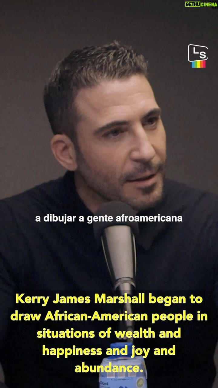 Miguel Ángel Silvestre Instagram - La suerte de trabajar con gente que busca un futuro mejor. @kerryjamesmarshall_ #lanawachowski #liliwachowski @carmencubacasts Gracias a @la_script #mariaguerra