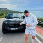 Miguel Ángel Silvestre Instagram - Ven a descubrir un Paraíso #defender @landrover @turismodecastellon @turismobenicassim Torre de la Colomera