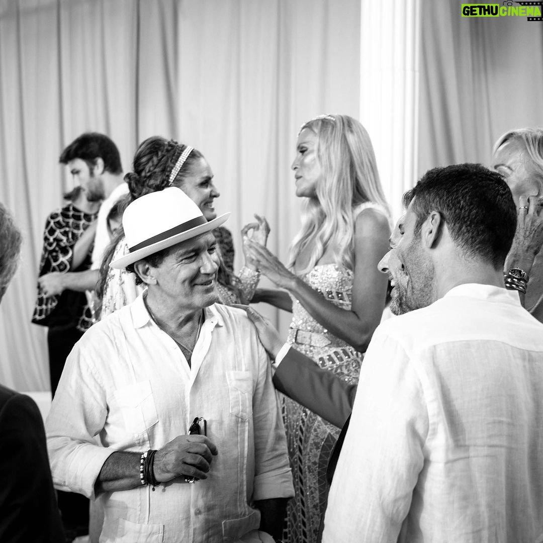 Miguel Ángel Silvestre Instagram - @fundacionstarlite 2023 @starlitefestival @antoniobanderas @giorgioarmani @sandrastarlite @ignaciomaluquer @pau_eche @carloslatre (primo mío ❤️) @rosanaoficial @valeriamazzaok @migueltorres @domingozapata …