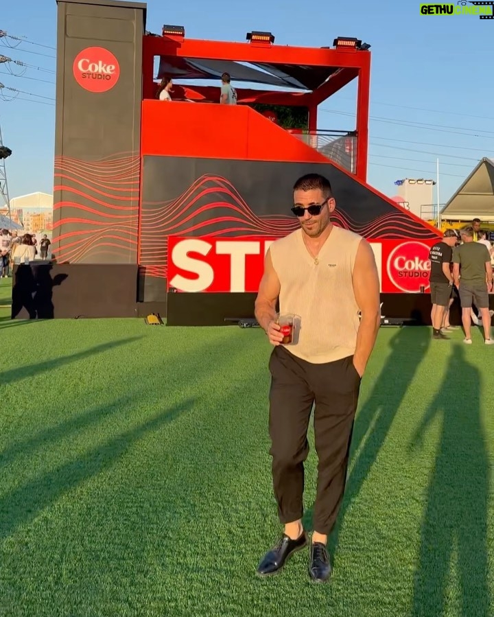 Miguel Ángel Silvestre Instagram - Verano en Madrid, música y a volar…💥 @cocacola_esp #CokeStudio #RealMagic Publi