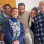 Miguel Ángel Silvestre Instagram - Me conmovió mucho el cortometraje “La lista” dirigido por @barbarahermosilla_oficial . Hoy hemos venido a conocer a sus dos protagonistas. El sueño de Chelo era ser actriz y a sus 93 años su nieta Barbara ha hecho su sueño realidad y no ha podido tener mejor compañero de reparto que José, un amigo de vida. Me siento muy agradecido de haber podido conocerlos. Ibiza, Spain