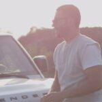 Miguel Ángel Silvestre Instagram - Terminando el año con la experiencia #Defender @landrover @rosabellon #fienestor