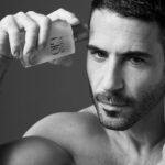 Miguel Ángel Silvestre Instagram - Esto es lo que pasa cuando nos juntamos un actor, un piloto y un jugador de pádel para celebrar que compartimos #acquadigio como perfume favorito. Gracias @armanibeauty por hacerlo posible. Si todavía no sabéis cómo perfumaros, no os perdáis el final del carrusel.... 😜 #publi 📸 @andresgarlujan