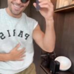 Miguel Ángel Silvestre Instagram - Ya en México presentando #30monedas @hbo Que alegria! @noraced @manuelturizo