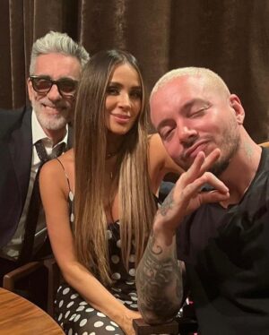Miguel Varoni Instagram - De Colombia para el mundo!!! 💛💙❤️ “Hay niveles” pero @jbalvin es “nivelazo”!!! ⬆️

#colombia #jbalvin #varoni #siachoque #reggaeton #music #actor #live #singer #love #friends #usa #mexico