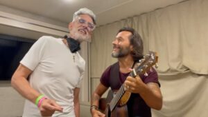 Miguel Varoni Instagram - Con mi Mompirri total @diegotorresmusica … improvisando … ya saben … para conciertos y demás con mi  @catherinesiachoque ella es la propia … grabación cortesía de @nats_mp