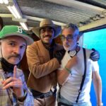 Miguel Varoni Instagram - Con @mudodp (mi fotógrafo de … @malverdelaserie ) con @josuesuu el man que me corria el set en @malverdelaserie y con @ramonmedina_oficial increíble e imperdible en @malverdelaserie de @telemundo que se estrena el 28 de Septiembre a las 10 PM … en @telemundo NOOOO PARAMOS !!!! #yacasi #pronto #malverde #malverdeelsantopatron #malverdelaserie #telemundo #