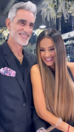 Miguel Varoni Instagram - Merry Christmas 🎄❤️ @catherinesiachoque & @soyvaroni 
#armandeusbrickell #couplegoals #catherinesiachoque #miguelvaroni