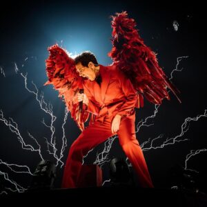 Mika Instagram - Return of the firebird 

#newshow #mikalive #apocalypsecalypsotour 

📷 @danilodauriafoto  @francescoprandoni