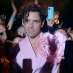 Mika Instagram - Le clip de ‘C’est la Vie’ est maintenant disponible ! C’était la toute première fois que je le chantais en Belgique devant 15000 fans et on a filmé ce moment ! Quel public vous étiez ! Rendez-vous sur @YouTube pour voir ça ! The ‘C’est la vie’ music video is out now! This was the moment I performed for the very first time in Belgium to 15,000 fans and we captured the whole thing on camera! What an amazing crowd you were! Head over to @YouTube to check it out! #cestlavie #francofoliesspa