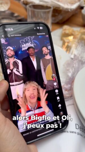 Mika Instagram - Entre 2 auditions à l’aveugle @thevoice_tf1 , on regarde ce styliste commenter nos tenues 😂