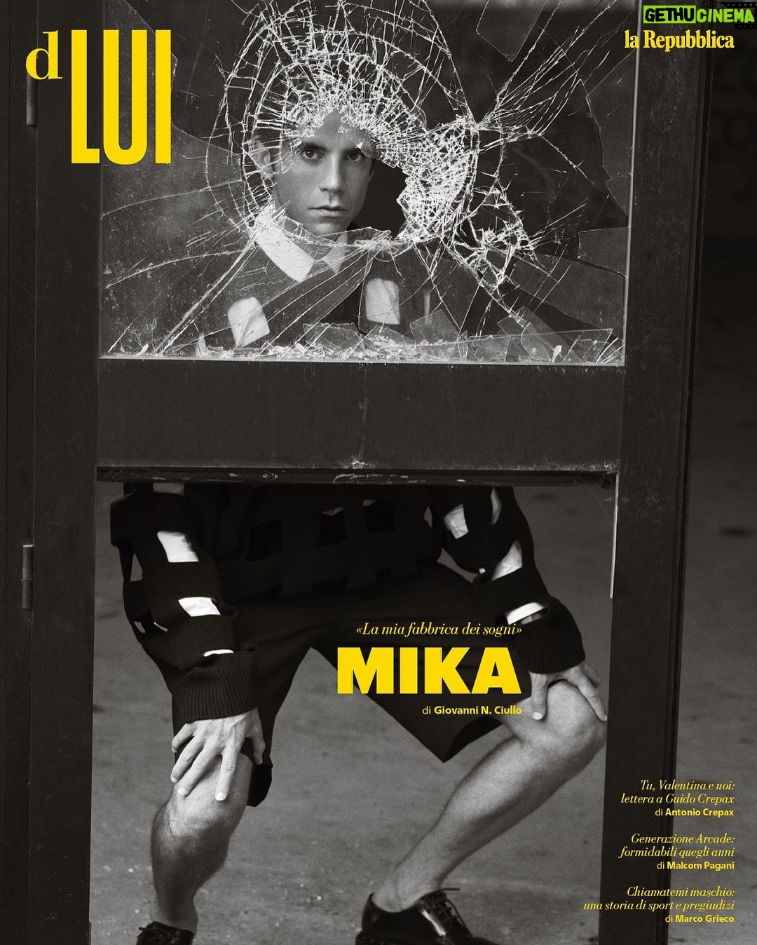 Mika Instagram - Foto “amazing” di @danielrieraofficial per la copertina di @dluirepubblica , in edicola sabato 10 giugno. Don’t miss it! EIC @efarneti PHOTO @danielrieraofficial FASHIONDIRECTOR @nikpiras INTERVIEW @gienneci MUA @gasseroman HAIR @geraldinefougeratgay PRESS OFFICE @goigest #larepubblica #dluimagazine