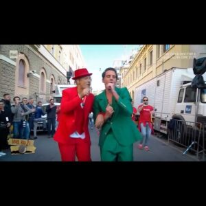 Mika Instagram - Che bel modo di iniziare la giornata qui a Roma suonando "Lollipop" con il mio amico @rosario_fiorello e i fantastici @funkoff1998

Di seguito le date degli spettacoli estivi in Italia!

What a way to start the day here in Rome performing ‘Lollipop' with my friend @rosario_fiorello and the awesome @funkoff1998

Dates for the summer shows in Italy below!

08/07 Cattollica (RN) - Arena Della Regina
10/07 Perugia - Umbria Jazz
12/07 Marostica (VI) - Marostica Summer Festival
15/07 Matera - Sonic Park Matera
16/07 Chieti - Arena La Civitella
23/07 Tarvisio (UD) - No Borders Music Festival

#mika #italy #summer #concerts

📷 @danilodauriafoto