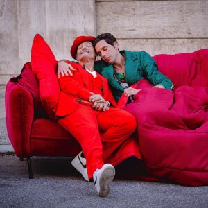 Mika Instagram - Che bel modo di iniziare la giornata qui a Roma suonando "Lollipop" con il mio amico @rosario_fiorello e i fantastici @funkoff1998

Di seguito le date degli spettacoli estivi in Italia!

What a way to start the day here in Rome performing ‘Lollipop' with my friend @rosario_fiorello and the awesome @funkoff1998

Dates for the summer shows in Italy below!

08/07 Cattollica (RN) - Arena Della Regina
10/07 Perugia - Umbria Jazz
12/07 Marostica (VI) - Marostica Summer Festival
15/07 Matera - Sonic Park Matera
16/07 Chieti - Arena La Civitella
23/07 Tarvisio (UD) - No Borders Music Festival

#mika #italy #summer #concerts

📷 @danilodauriafoto