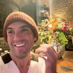 Mika Instagram - THANK YOU Merci Grazie Gracias MAY OUR HEADS ALWAYS BLOOM ! ❤️ New Album out now!!