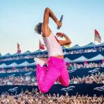 Mika Instagram - C’est toujours un tel honneur de jouer aux @francofolieslarochelle et la communion avec le public est si spectaculaire ici. L’ énergie délivrée y est différente et unique ! Je suis si heureux que ces moments soient enregistrés et diffusés ! RV sur @France2 dès mardi à 23 heures ! Merci à tous ceux qui ont rendu possible cette captation du show, sans aucun doute l’un des des plus spécial de ma carrière ! #LaRochelle #Francofolies @morganeprod It’s always such an honour to play @francofolieslarochelle festival because the audience is spectacular. The energy this crowd delivers is something else! And it’s moments like this that I am so grateful were caught on camera. Catch the whole show next Tuesday 6th December at 23:15 on @france2 Thank you to everyone involved in filming what was without a doubt one of the most special concerts of my career! 📷 Andred Andre