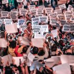 Mika Instagram - SO many special and magic moments thanks to the surprises and fan actions. One of those nights where there are all the spectacular aspects of a huge arena show but with a total erosion of the separation between me and the audience = emotion Una di quelle serate in cui ci sono tutti gli aspetti spettacolari di uno show da grande arena, però con una rimozione totale della separazione fra il pubblico e me. Tanta emozione .