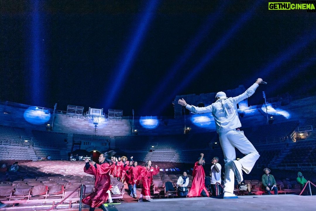 Mika Instagram - Big shows take a big team, and one with A LOT of heart. Here is a look at the preparation at the Arena Di Verona the day before. I want to take this opportunity to thank all my band, crew, technicians, drivers, set builders, designers, logistics team, wardrobe team, animators, sound team, and effects, so many more… the hundreds of amazing people who make our job possible. Thank you for all your work since April!
