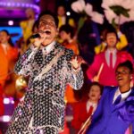 Mika Instagram - Tellement heureux d avoir performé ce soir au stade de France avec les enfants de la mêlée des choeurs en clôture de la Coupe du Monde de Rugby 2023. Quel plaisir immense de participer à cette grande fête. Merci à la Région @iledefrance pour son soutien à ce moment de partage en tant que partenaire de France 2023. What a pleasure to perform tonight at the Stade de France with the kids of “Le melee des choeurs” for the final of the Rugby World Cup! Thank you to the region of @iledefrance for their support as partner of France 2023. #RWC2023 #RWCFinal #RégionIDF