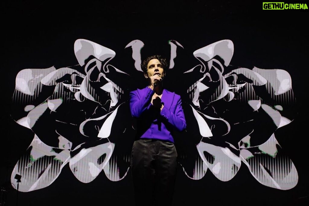 Mika Instagram - With Clermont Ferrand and yesterday‘s 11,000 strong audience in Bordeaux, the Apocalypse Calypso Tour is officially on the road! I am so happy to announce that the visuals for this massive new tour have been created in collaboration with RodeoFX, one of the world’s leading effects and animation studios. Working with them has been one of the best experiences of my creative life. The past few months getting ready for the show have been a creative hurricane, and we have loved every single minute of it. So much to share so here is just a taster. See you soon at the Club Apocalypso. A huge thank you in advance to all the dozens of freelancers who worked days and nights to make this happen! @rodeofx_film.episodic @thierrymaximeloriot 📷 @danilodauriafoto @francescoprandoni #rodeofx #mikatour #apocalypsecalypsotour