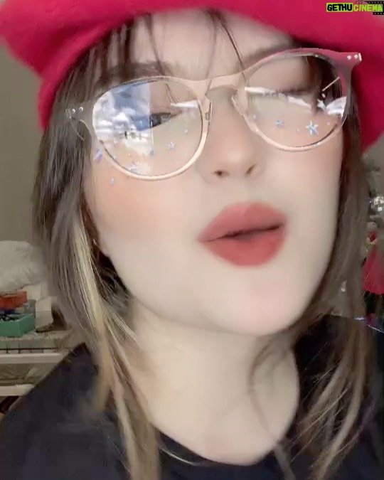 Mika Dela Cruz Instagram - mewwy chwistmas, evewybody! 🤍🎄❤️✨🔥