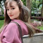 Mika Dela Cruz Instagram - goodmorning loves 💖🤗 i have been super busy with my classes @southville_is kaya i haven’t posted in awhile. just feeling my new cut & color from @zero1storyhairsalon (they gave me purple and blue highlights) + been wearing my dainty new charm bracelet from @mysticcharmsph almost everyday.. syempre hindi mawawala ang fav pair from @sofabph missed you guys, hope you are doing okay.. ☺️