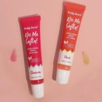 Mika Dela Cruz Instagram - Are your lips chapped and dry? I gotchu ✨☺️ NEW Pretty Secret Exfoliating Lip Scrub for only P79.00 can help get rid of all that while moisturizing your lips 🍑🍓 Available in Peach and Strawberry Flavor (it smells soo good!!) 🥺✨ Check out our e-catalogue: 📱 https://bit.ly/PrettySecretProductCatalogue Shop now at Watsons Online: 🛒 https://bit.ly/PrettySecretAtWatsonsLazada 🛒 https://bit.ly/PrettySecretAtWatsonsShopee 🛒 https://bit.ly/PrettySecretWatsons #PrettySecret #WatsonsPH
