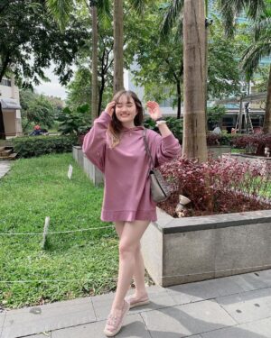 Mika Dela Cruz Instagram - goodmorning loves 💖🤗 i have been super busy with my classes @southville_is kaya i haven’t posted in awhile. just feeling my new cut & color from @zero1storyhairsalon (they gave me purple and blue highlights) + been wearing my dainty new charm bracelet from @mysticcharmsph almost everyday.. syempre hindi mawawala ang fav pair from @sofabph missed you guys, hope you are doing okay.. ☺️
