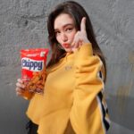 Mika Dela Cruz Instagram - G na kami para sa bakbakan sa #ChippySolidGameNight 🎮❤️🤟🏻 kaya sali na sa team namin ni Nash just use the #TEAMNASH profile picture frame sa FB dahil pag nanalo kami may chance rin kayong manalo!!! kaya G na kayo sa Sept 26. 5PM [official chippy fb page] 😝 MAGIGING SOLID TO!