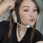Mika Dela Cruz Instagram - tonight’s japonesa gamer look for our stream! let’s play again in a bit, 7:30pm on my FB Page ⚡️💖🤘🏻 link is in my bio! 📎 tried using this lilac liner from @hey.sundays and it looks so fricking cool! 🤩