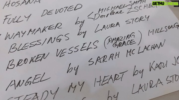 Mika Dela Cruz Instagram - so excited to share this with you guys!! nashie and i covered one of the most requested worship songs ever.. Broken Vessels (Amazing Grace) by Hillsong 💖 premieres tomorrow 6PM!! @zackwey 🎶