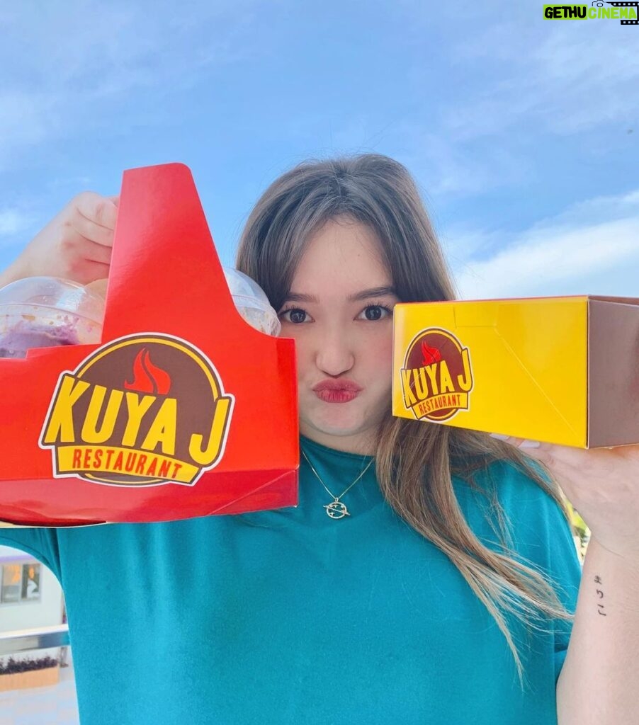 Mika Dela Cruz Instagram - it’s instantly a good day when we get to experience good food ☺️ i’ve been craving for yummy authentic filipino food lately and oh boy @kuyajresto didn’t disappoint!! and here’s the good news YOU CAN NOW ALSO have your Kuya J cravings delivered via www.centraldelivery.ph at dahil sobrang init ng panahon ngayon samahan niyo nadin ng napakasarap nilang Halo-Halo 🍧 extended po ang BUY 1, TAKE 1 promo nila dito! 💖🤤 #KuyaJResto #CentralDeliveryPH