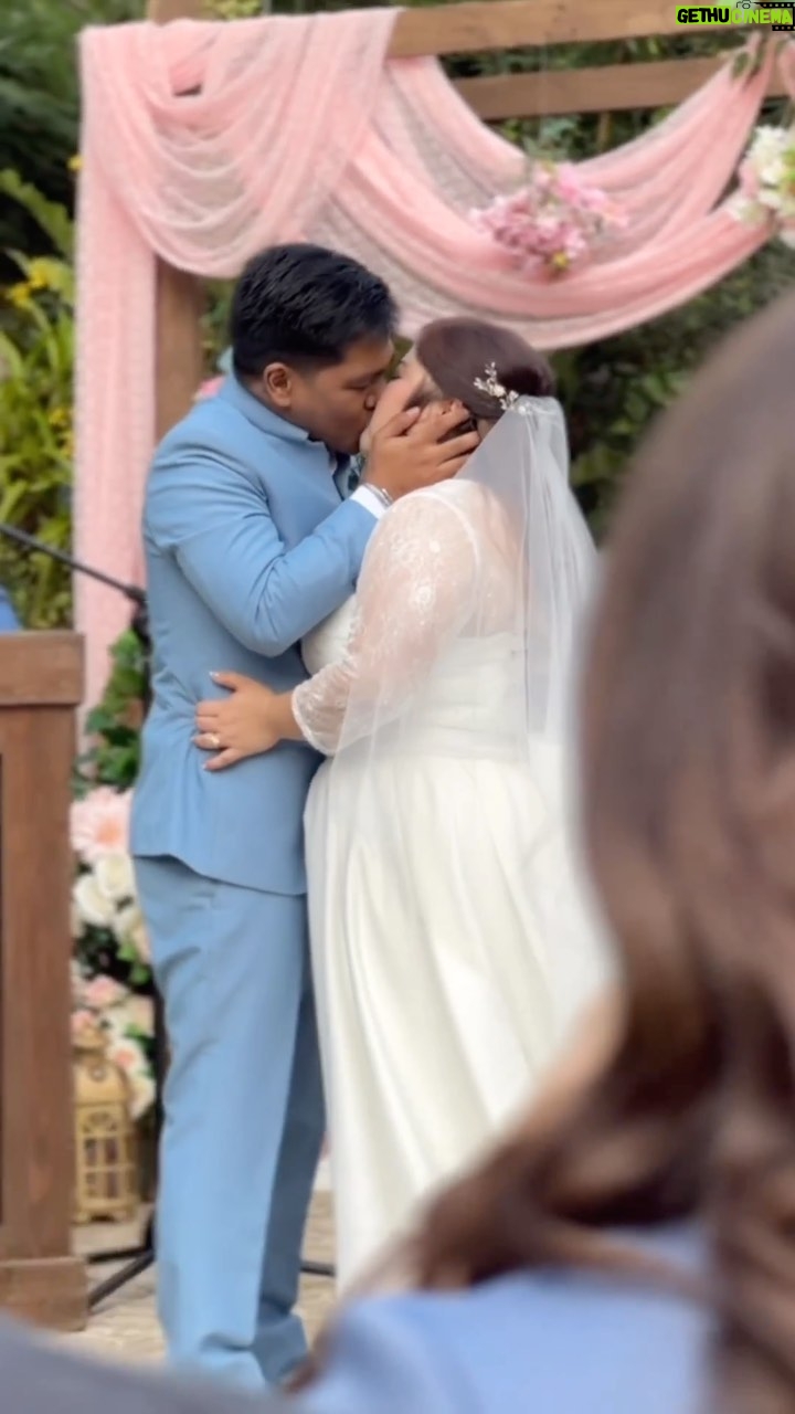 Mika Dela Cruz Instagram - Congrats Kuya Erick and Ate Dianne!!! 🥹