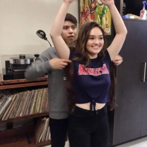 Mika Dela Cruz Instagram - partida wala pang quarantine pero kung ano anong kalokohan nalang din nagagawa namin noon 😂 sorry nget u so fab here @zackwey  sasali tayo sa @rupaulsdragrace ikaw pambato ko 🌈😜 sa mga nagtataka po.. hair extensions kopo yan 😉 #sashay