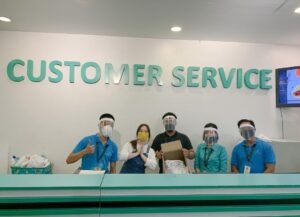 Mika Dela Cruz Instagram - DAY 1 • hindi ko maexplain yung nararamdaman ko ngayon :( nakakataba ng puso na kahit sa maliit na paraan naproteksyunan ko sila.. these are face shields po for protection (PPE) ng ating amazing and selfless frontliners na araw araw nakikipagsapalaran para saatin. i just wanted to give back to them in my own little way... salamat po sa sakripisyo ninyo! we appreciate each & every one of you. ingatan niyo din po ang inyong mga sarili ha? konting tiis nalang, matatapos din po ito.. SALAMAT PO SAINYO ❤️🙏🏻😢 sa lahat po ng gustong tumulong pero hindi alam kung papaano.. marami pong paraan :) pwede po kayong magdonate online sa mga official organizations para dito o kaya naman direct sa mga hospitals na. if monetary, wag kayong malula or matakot. any amount will help naman po. kahit 20pesos or 50pesos man yan may matutulungan ho kayo. pwede din po kayong mag DIY ng mga PPE or food packages para sa mga frontliners at sa mga nangangailangan. kung hindi naman po hot meals ang maipprepare kahit relief goods po ay makakatulong lalo na sa mga pamilya na walang wala talagang pambili kahit pagkain. 
kung talagang wala din pong maibibigay :)
wag po magalala.. kahit simpleng pagsspread ng awareness.. kahit simpleng words of encouragement sa mga taong hindi maganda ang kalagayan at natatakot ngayon.. kahit konting pagintindi at pagaalala po po sa ating frontliners.. kahit maisama lang natin sila sa prayers natin araw araw... may nagagawa na po tayo 🤗 #loveinthetimeofcorona