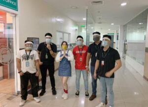 Mika Dela Cruz Instagram - DAY 1 • hindi ko maexplain yung nararamdaman ko ngayon :( nakakataba ng puso na kahit sa maliit na paraan naproteksyunan ko sila.. these are face shields po for protection (PPE) ng ating amazing and selfless frontliners na araw araw nakikipagsapalaran para saatin. i just wanted to give back to them in my own little way... salamat po sa sakripisyo ninyo! we appreciate each & every one of you. ingatan niyo din po ang inyong mga sarili ha? konting tiis nalang, matatapos din po ito.. SALAMAT PO SAINYO ❤️🙏🏻😢 sa lahat po ng gustong tumulong pero hindi alam kung papaano.. marami pong paraan :) pwede po kayong magdonate online sa mga official organizations para dito o kaya naman direct sa mga hospitals na. if monetary, wag kayong malula or matakot. any amount will help naman po. kahit 20pesos or 50pesos man yan may matutulungan ho kayo. pwede din po kayong mag DIY ng mga PPE or food packages para sa mga frontliners at sa mga nangangailangan. kung hindi naman po hot meals ang maipprepare kahit relief goods po ay makakatulong lalo na sa mga pamilya na walang wala talagang pambili kahit pagkain. 
kung talagang wala din pong maibibigay :)
wag po magalala.. kahit simpleng pagsspread ng awareness.. kahit simpleng words of encouragement sa mga taong hindi maganda ang kalagayan at natatakot ngayon.. kahit konting pagintindi at pagaalala po po sa ating frontliners.. kahit maisama lang natin sila sa prayers natin araw araw... may nagagawa na po tayo 🤗 #loveinthetimeofcorona