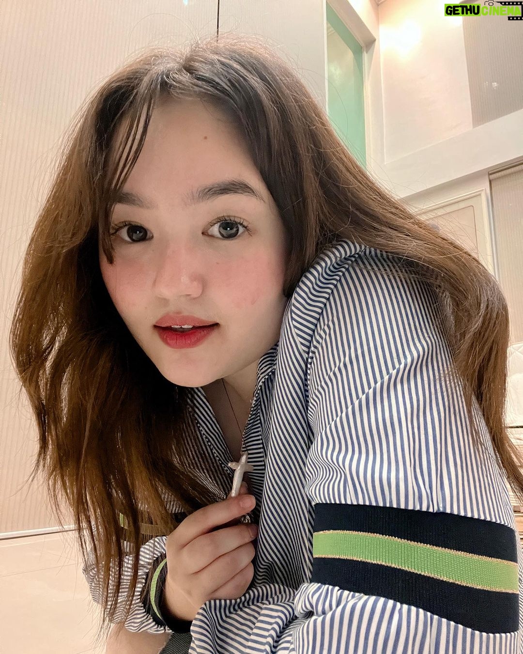 Mika Dela Cruz Instagram - 🤍🦋🌙🌷👟 @sofabph