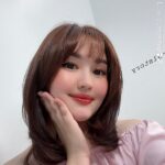 Mika Dela Cruz Instagram - slightly a red head girly 🍓🫶🏻 always love being at @zero1story_ 🫧✂️ everytime I leave the salon I am refreshed & my confidence is boosted 🥹 btw, see u i will be livestreaming later on my tiktok account @mikadlacruzz 7pm ✨🥳