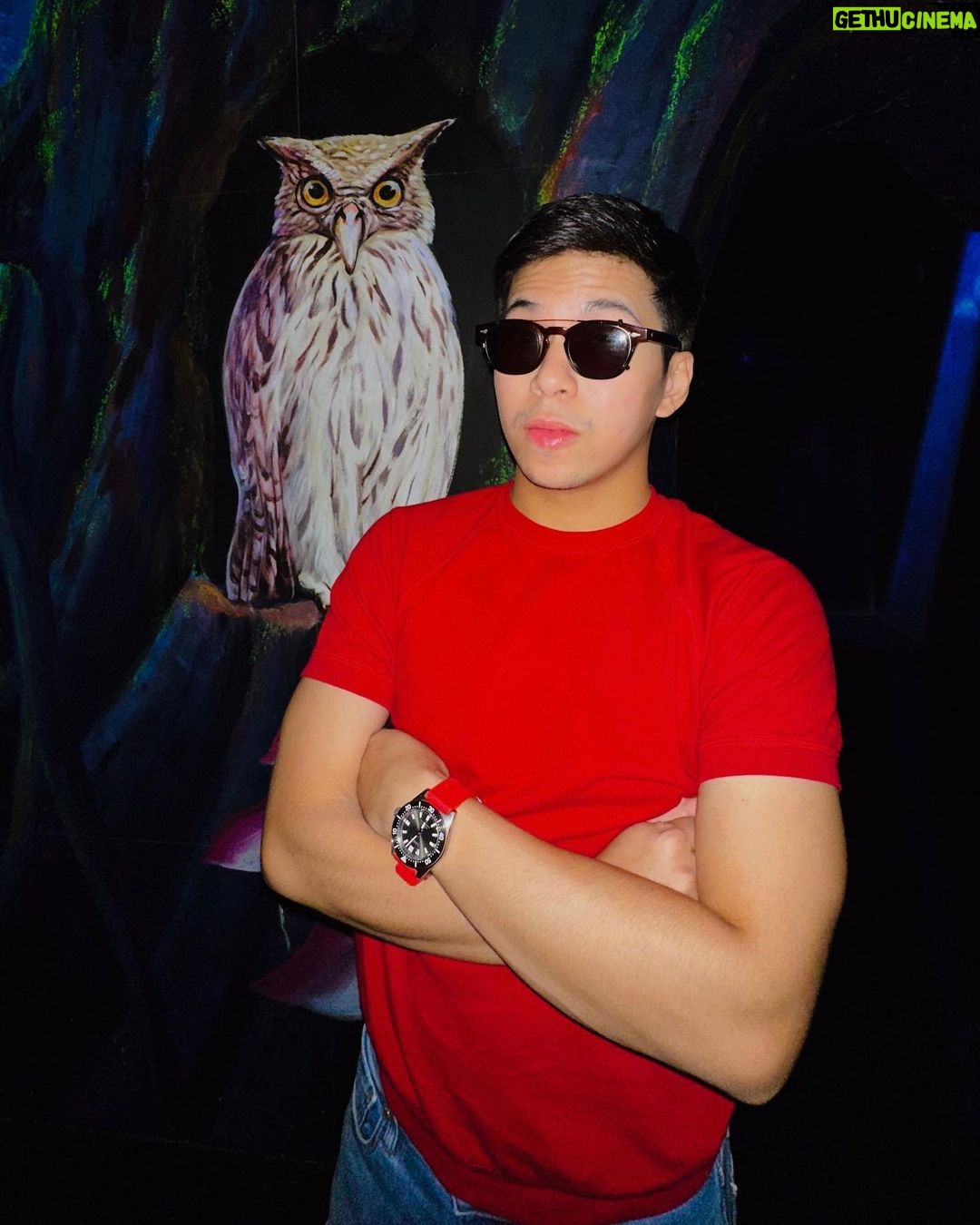 Mika Dela Cruz Instagram - I’ll start my February dump with asking - how “owl” you? 🦉🌈🌩️🍭 As for us #Potterheads ⚡️this corner in a 3D art museum reminded us of Hedwig 🤭 @zackwey Special thanks to @nailashes.beautylounge for my yummy glazed ombre nails 💅🏻 & @zero1story_ salon for my refreshing layered cut 🎀 Art in Island 3D Museum