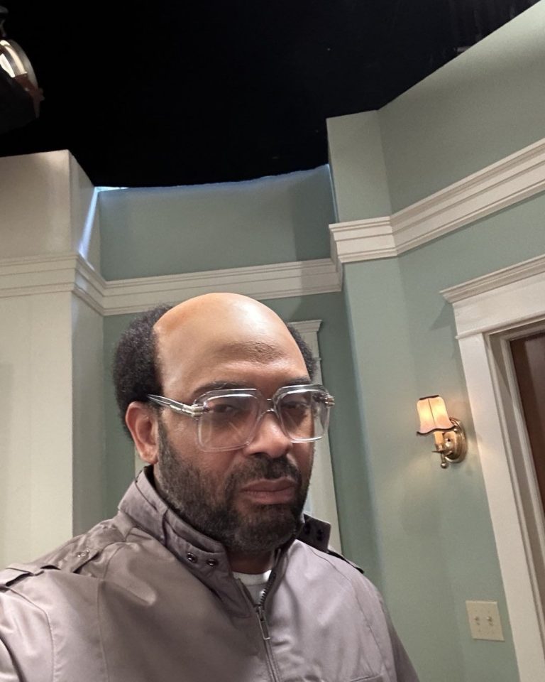 Mike Epps Instagram - You will never find a hairline like mine 😂😂😂If your land lord looks like this pay him 😂😂😂😂new upshaws april18th