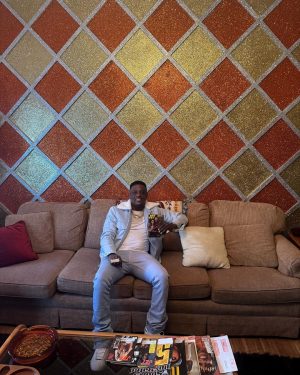 Mike Epps Instagram - Lil boosie was at granny house signing the wall this house is getting more and more famous #50yearsofhiphop > swip #317