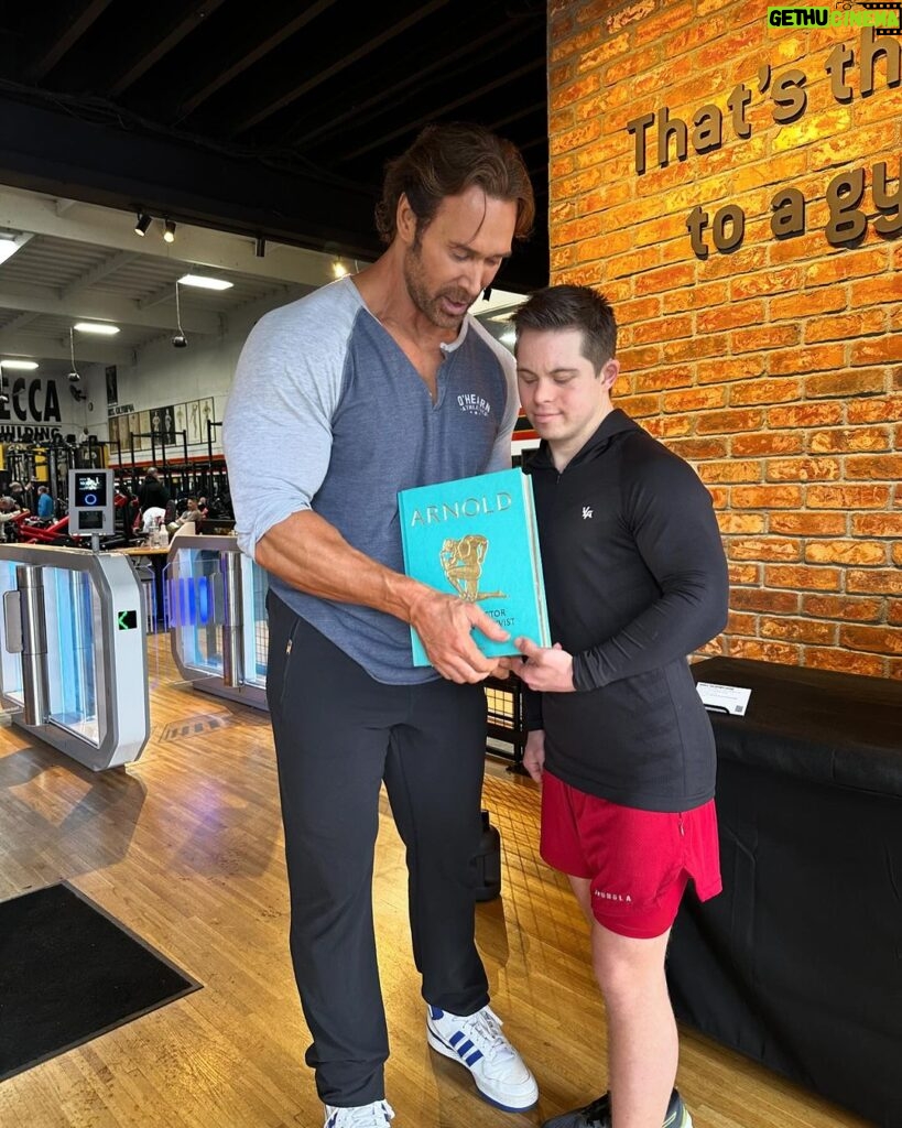 Mike O'Hearn Instagram - What an awesome week in California thanks to @goldsgymvenice1 for your hospitality I cannot describe the feeling looking through @schwarzenegger album with @mikeohearn Two gentlemen I’ve had the privilege of learning from. #greenrangerkyle #bodybuilding #bodybuilder #downsyndrome #downsyndromebodybuilder #emdstigma #fitness #motivation #fyp #fypシ #foryoupage #explorepage Golds Gym Venice Beach
