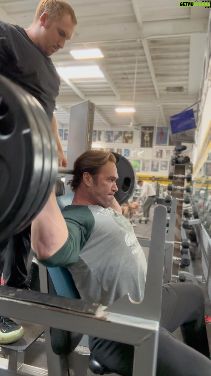 Mike O'Hearn Instagram - No matter how deep I get in the trenches, you will only focus on the massage and just the lift. Not knowing that at this stage, I’m doing a dry out, and just a few weeks from stepping on stage, And @jimmy_bluff is the glue that is holding me together as I continue to stress my body in levels that few have ever seen. And while technically I should be pulling back, that’s just not my mentality. There’s too much fight in me. The reason Power Bodybuilding has served me for decades is because there is no such thing as light weight. It’s as heavy weight as you can handle for the rep range, with range of motion that keeps you in the game. Now with all that being said, Jimmmy has helped take my absolute no quit mentality, and keep me in the game no matter how deep I get in the trenches. You’ll ask how I stay so strong and healthy like @jhharrison92 , we’ll it’s because we see Jimmy bluff Remember, don’t do what I’m doing… cause then you’ll only get to do it for 45+ years Do you get bodywork?