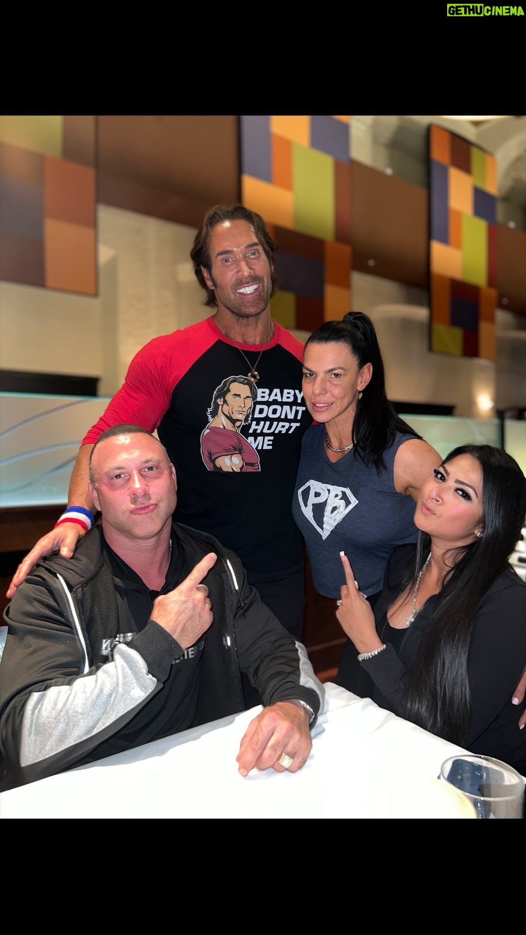 Mike O'Hearn Instagram - Team Titan Leader @tsikourisj showing us how to take over the Arnold in style @titanmedical is a true leader in the industry that’s trying to get you healthy, not just make a profit. Have you gotten your bloodwork done yet?